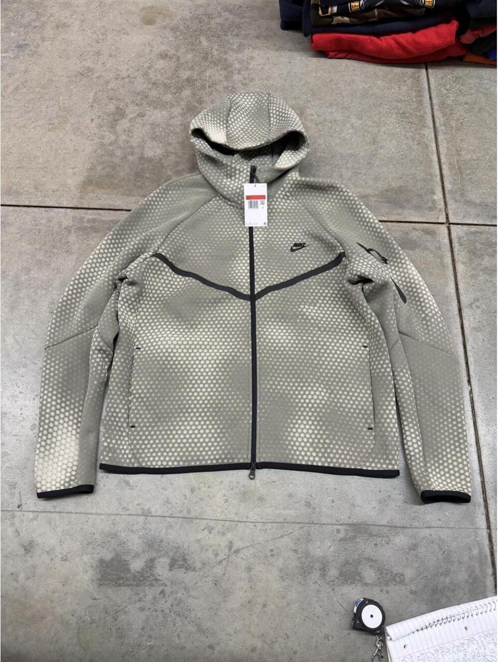 brand new with tags nike tech fleece light army green grip zip up hoodie